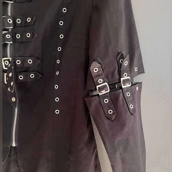 Mercy - Picture 5 of 8